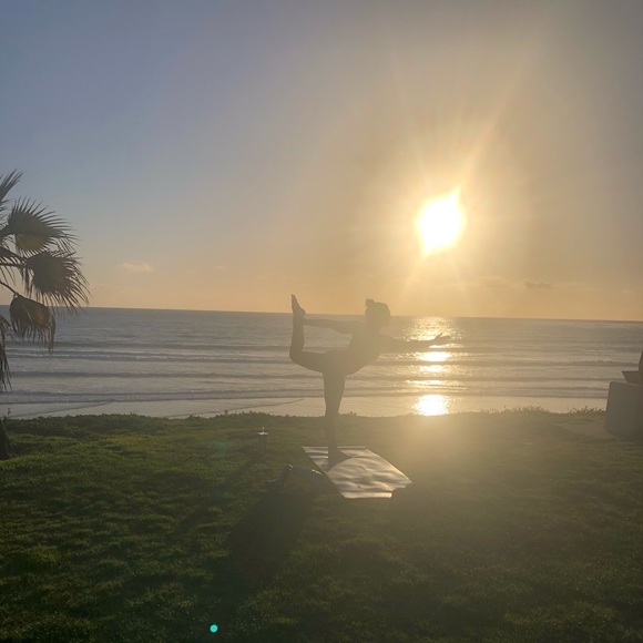 Meet your Posher, Heather - Picture 1 of 2